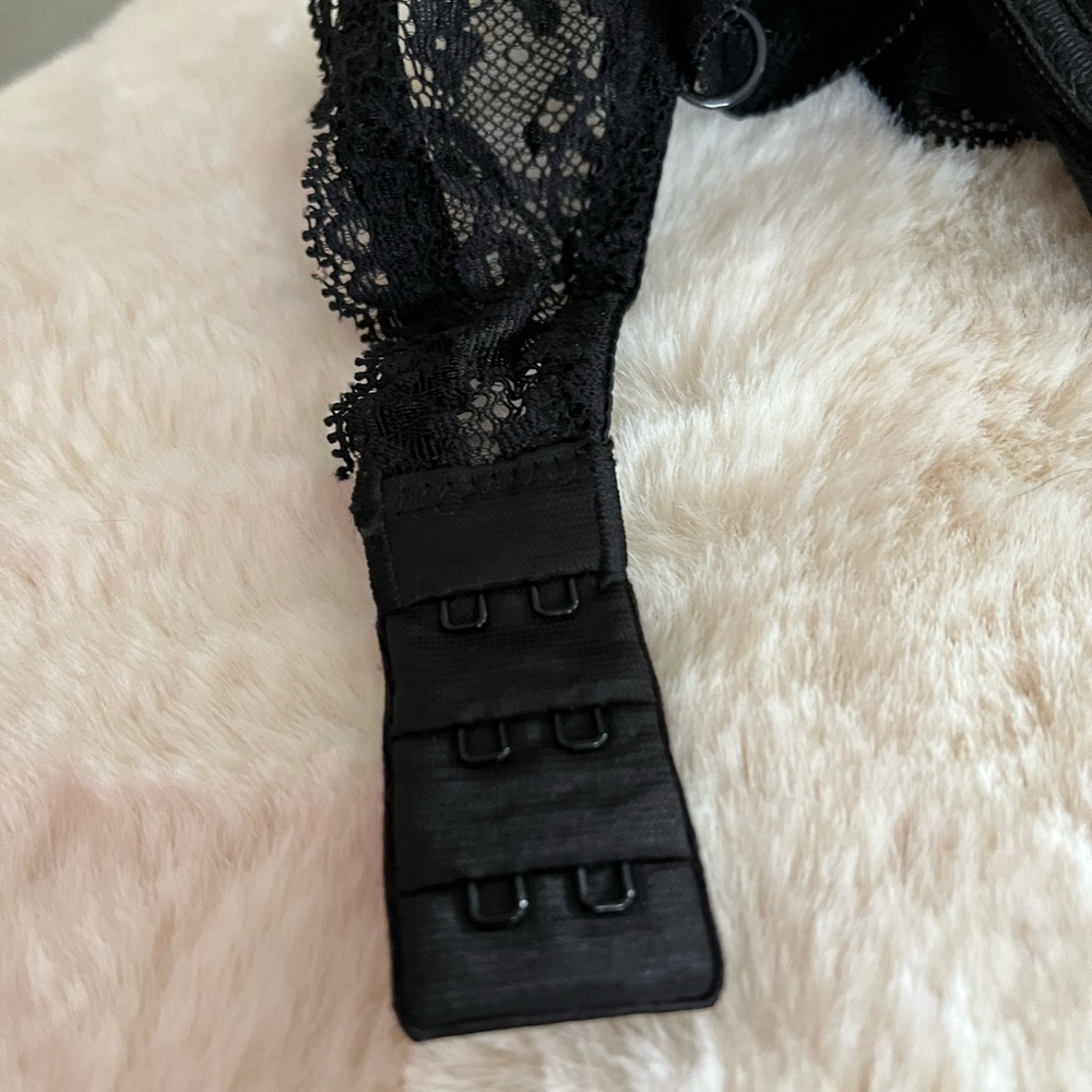Victoria's Secret Black Lace Trim Padded Bra 34B - Picture 7 of 13